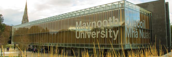 Communications & Marketing - Library sign bilingual - Maynooth University