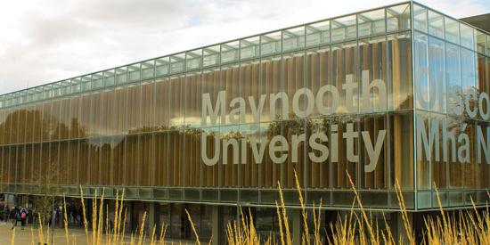 Communications & Marketing - Library sign bilingual - Maynooth University