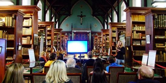 Oifig na Gaeilge - An Dr Tracey Ní Mhaonaigh - Maynooth University 