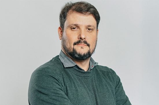 Vinicius Cota headshot